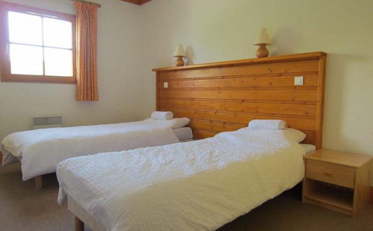 Chalet Eterlou, Alpe d'Huez, Twin Bedroom 5